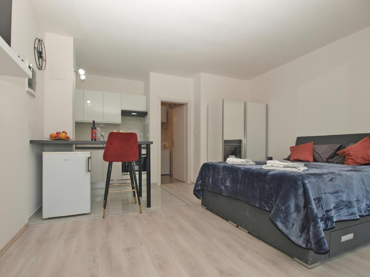 Apartment Florinda 2091 Pula Bagian luar foto