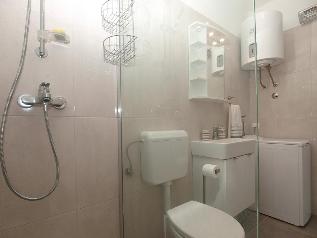 Apartment Florinda 2091 Pula Bagian luar foto