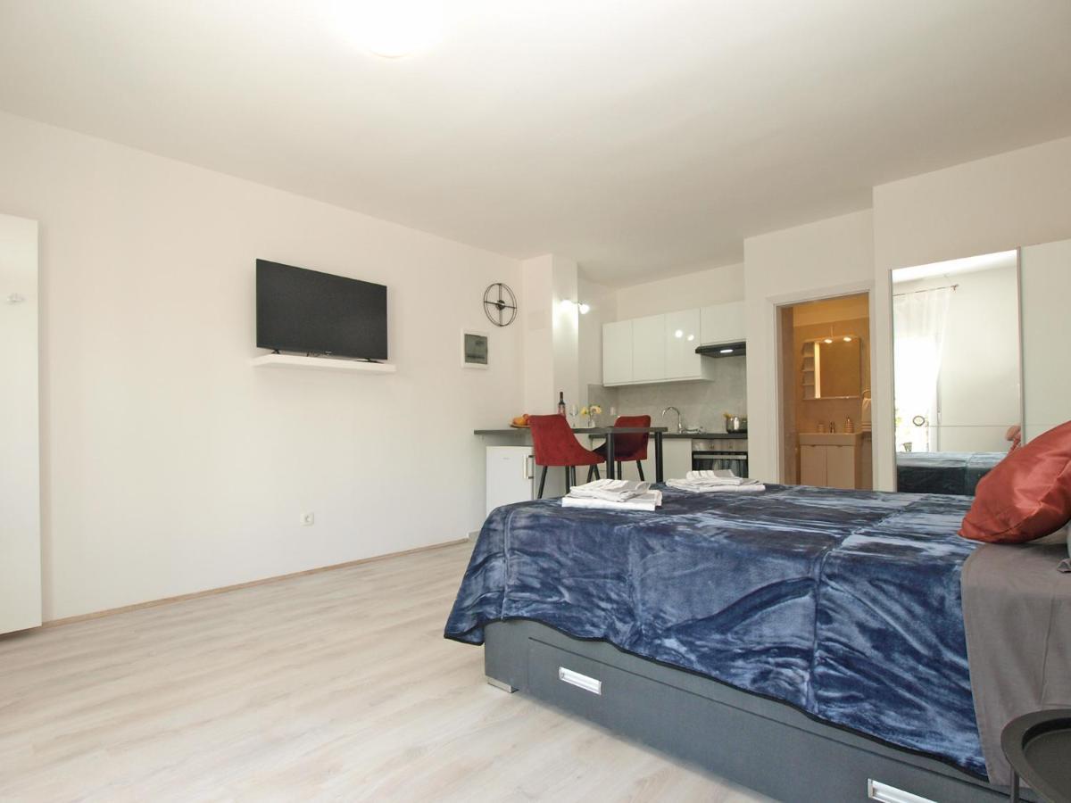 Apartment Florinda 2091 Pula Bagian luar foto