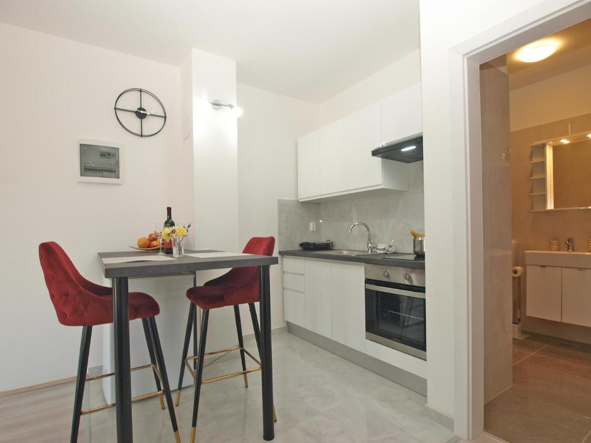 Apartment Florinda 2091 Pula Bagian luar foto