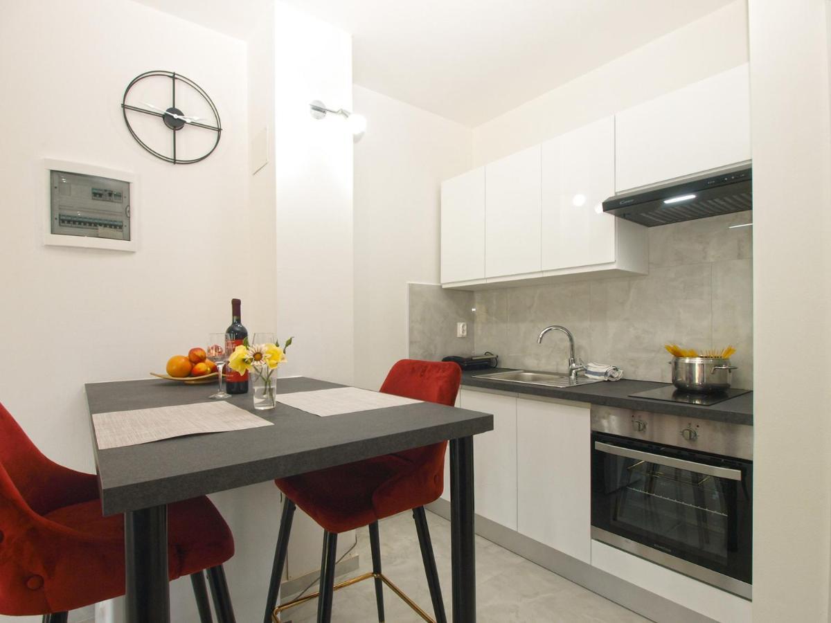 Apartment Florinda 2091 Pula Bagian luar foto