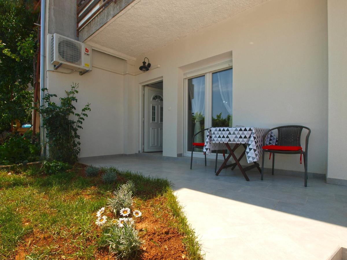 Apartment Florinda 2091 Pula Bagian luar foto